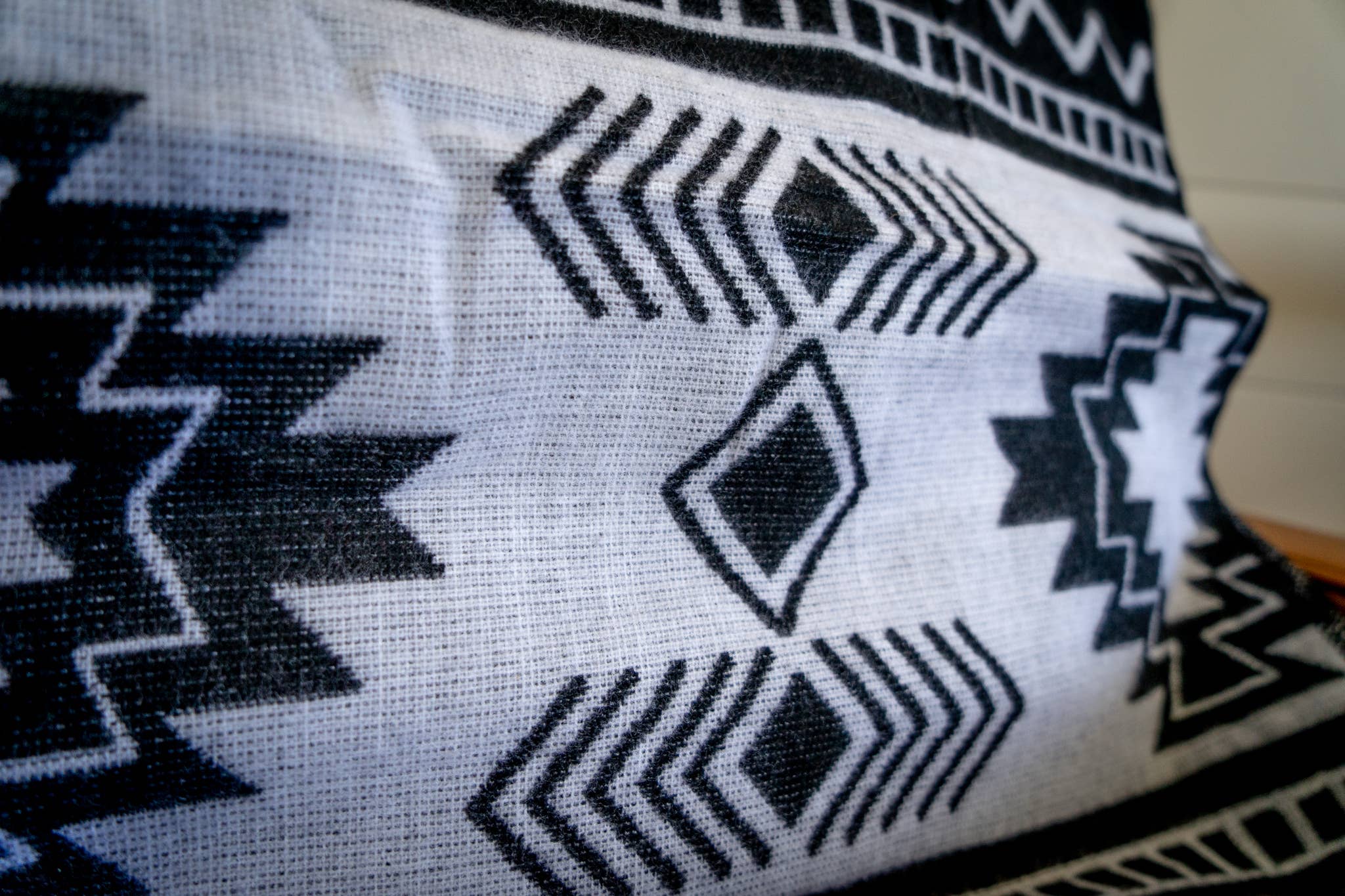 Alpaca Wool Blanket - Black & White