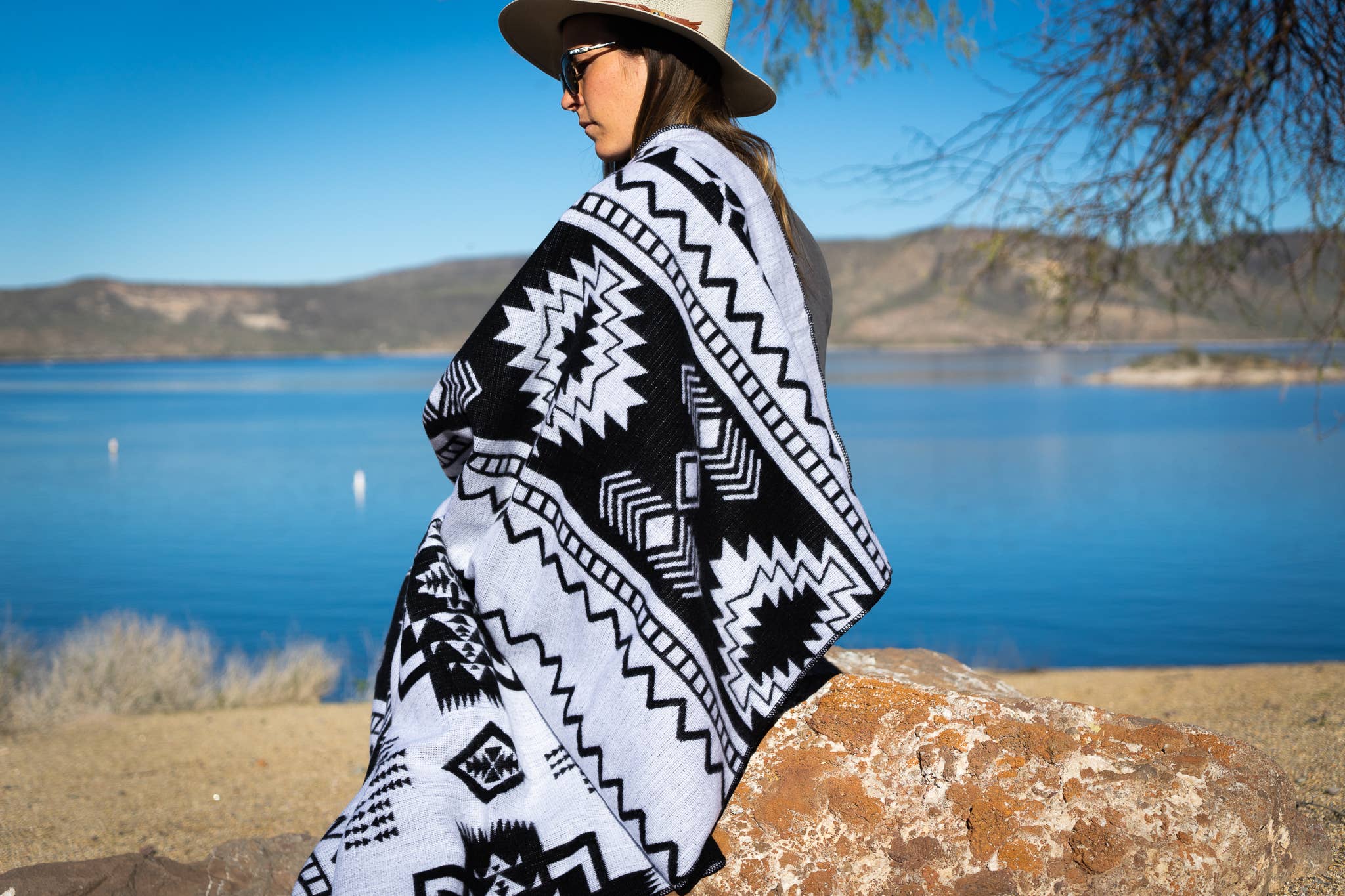 Alpaca Wool Blanket - Black & White