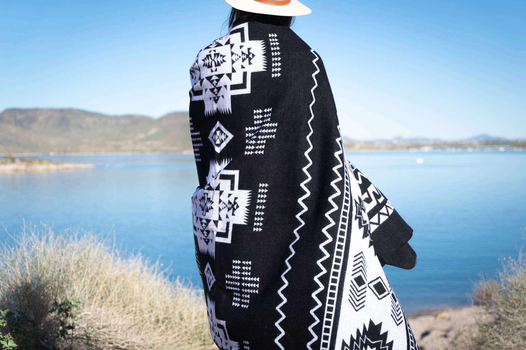 Alpaca Wool Blanket - Black & White