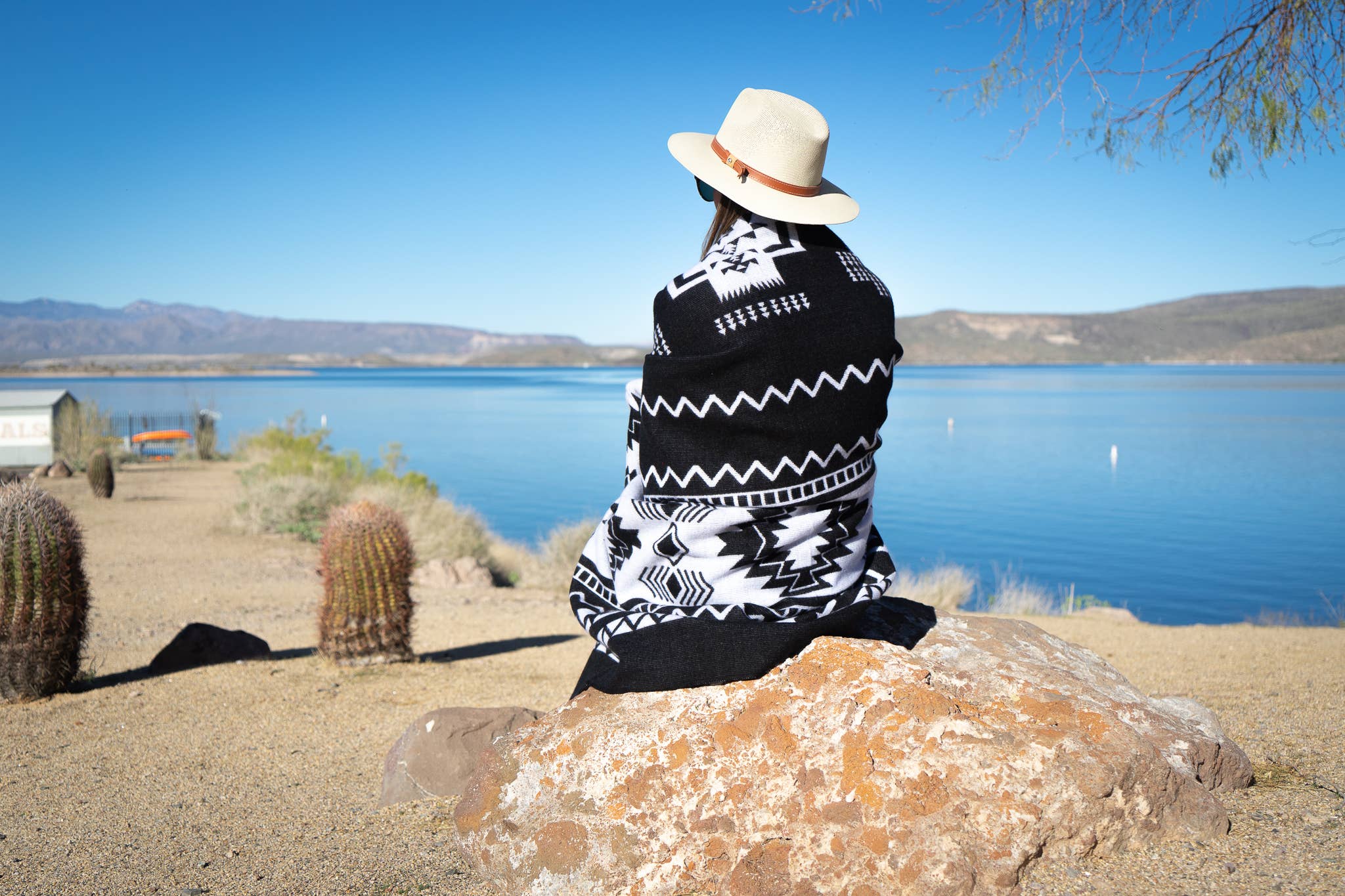 Alpaca Wool Blanket - Black & White
