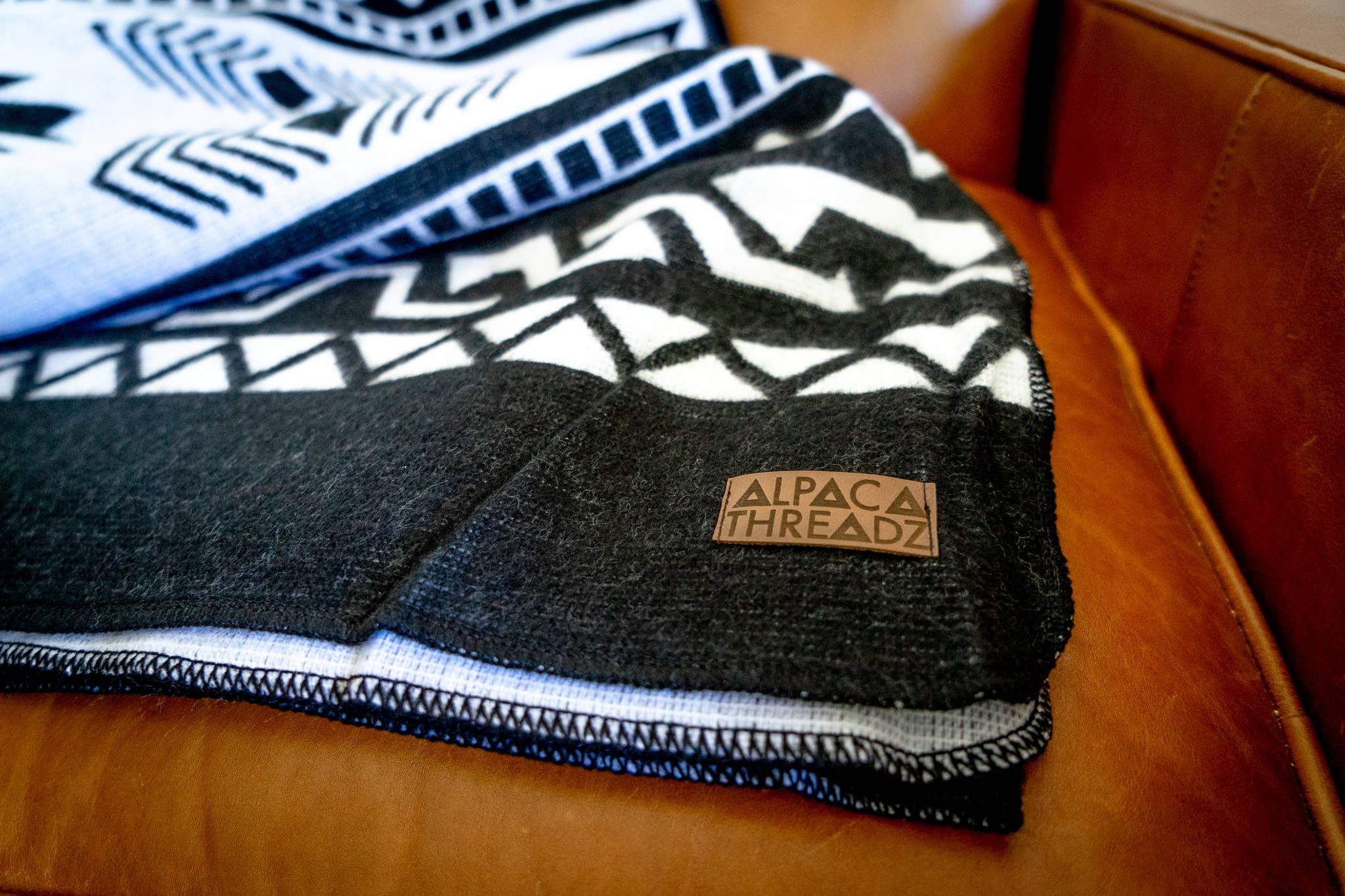 Alpaca Wool Blanket - Black & White