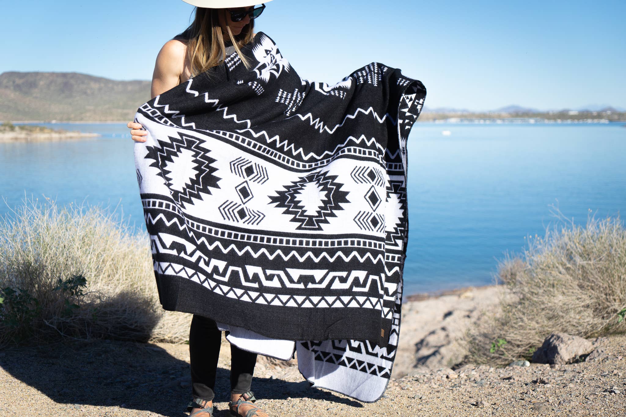 Alpaca Wool Blanket - Black & White