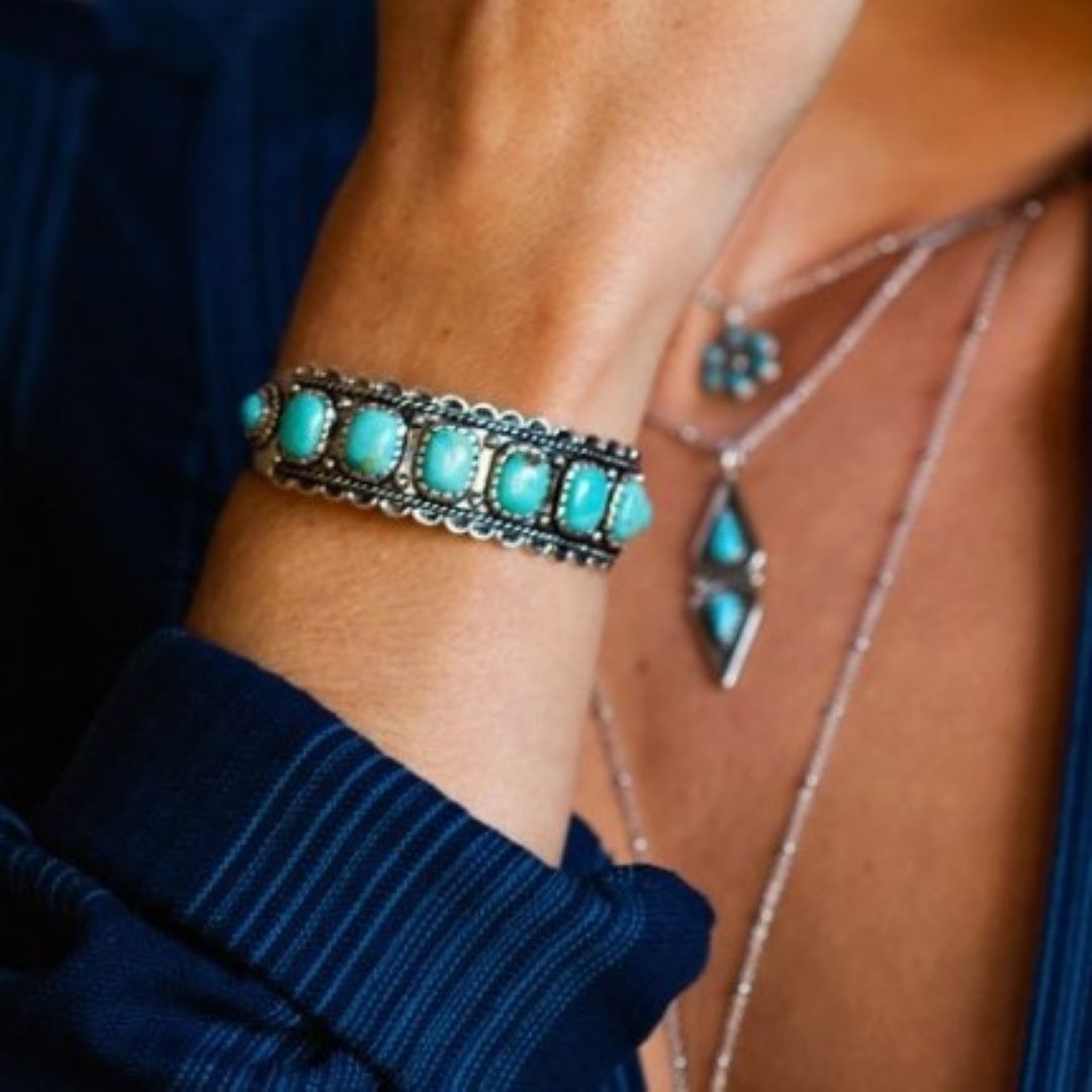 The Cowgirl Bracelet – A Turquoise Sweetheart
